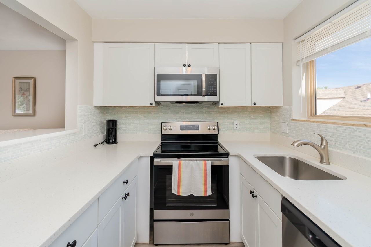 1540 Chela Ave #B - Photo 2 of 26