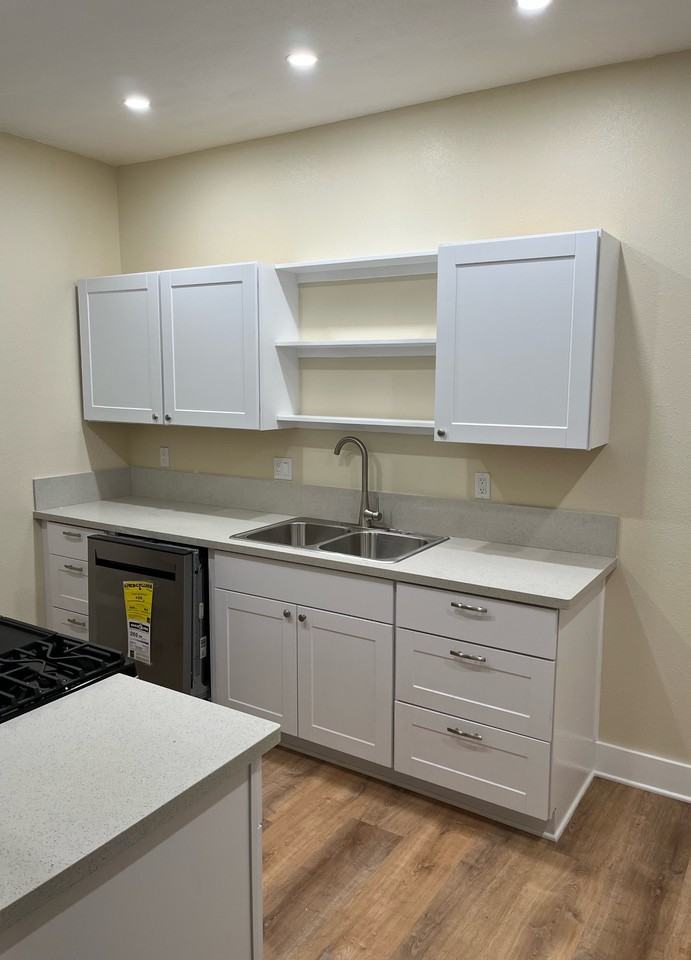 1240 Warner St #1 - Photo 5 of 8