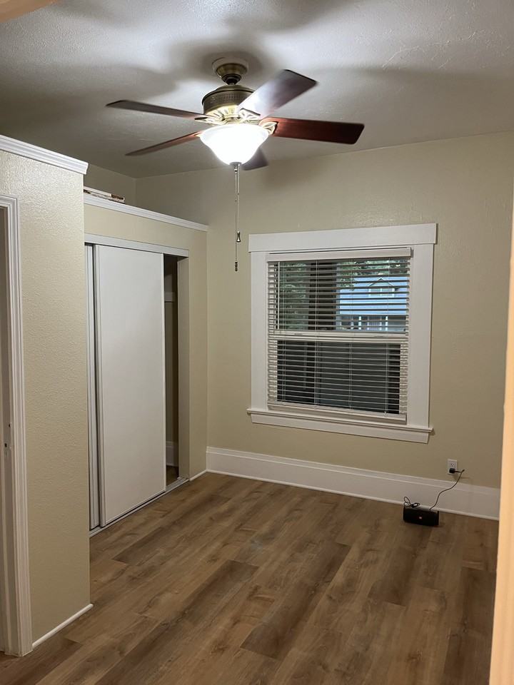 1240 Warner St #1 - Photo 6 of 8