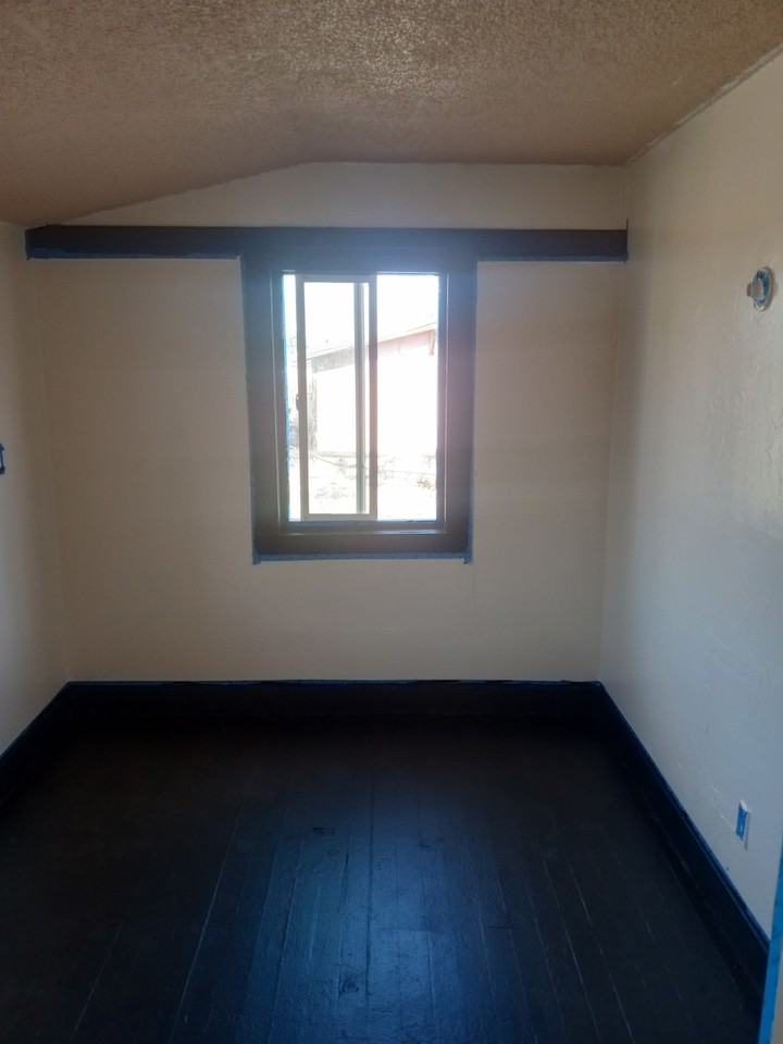 13364 Clover St - Photo 4 of 11