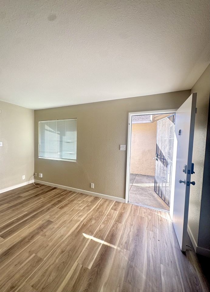 2221 Dogwood Way - Photo 3 of 15