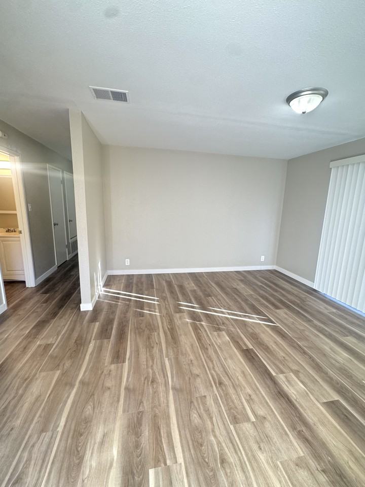 2221 Dogwood Way - Photo 6 of 15