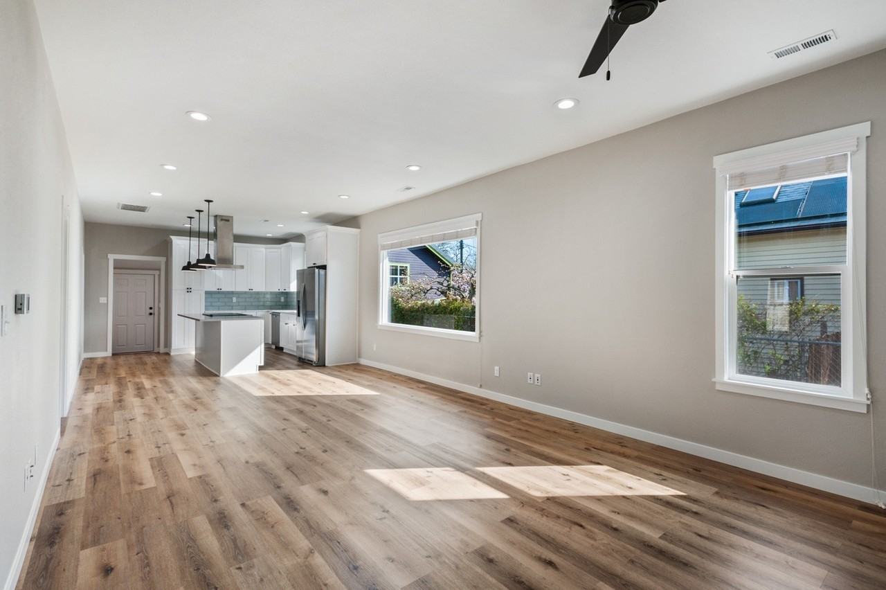 3230 S Ferdinand St - Photo 3 of 13