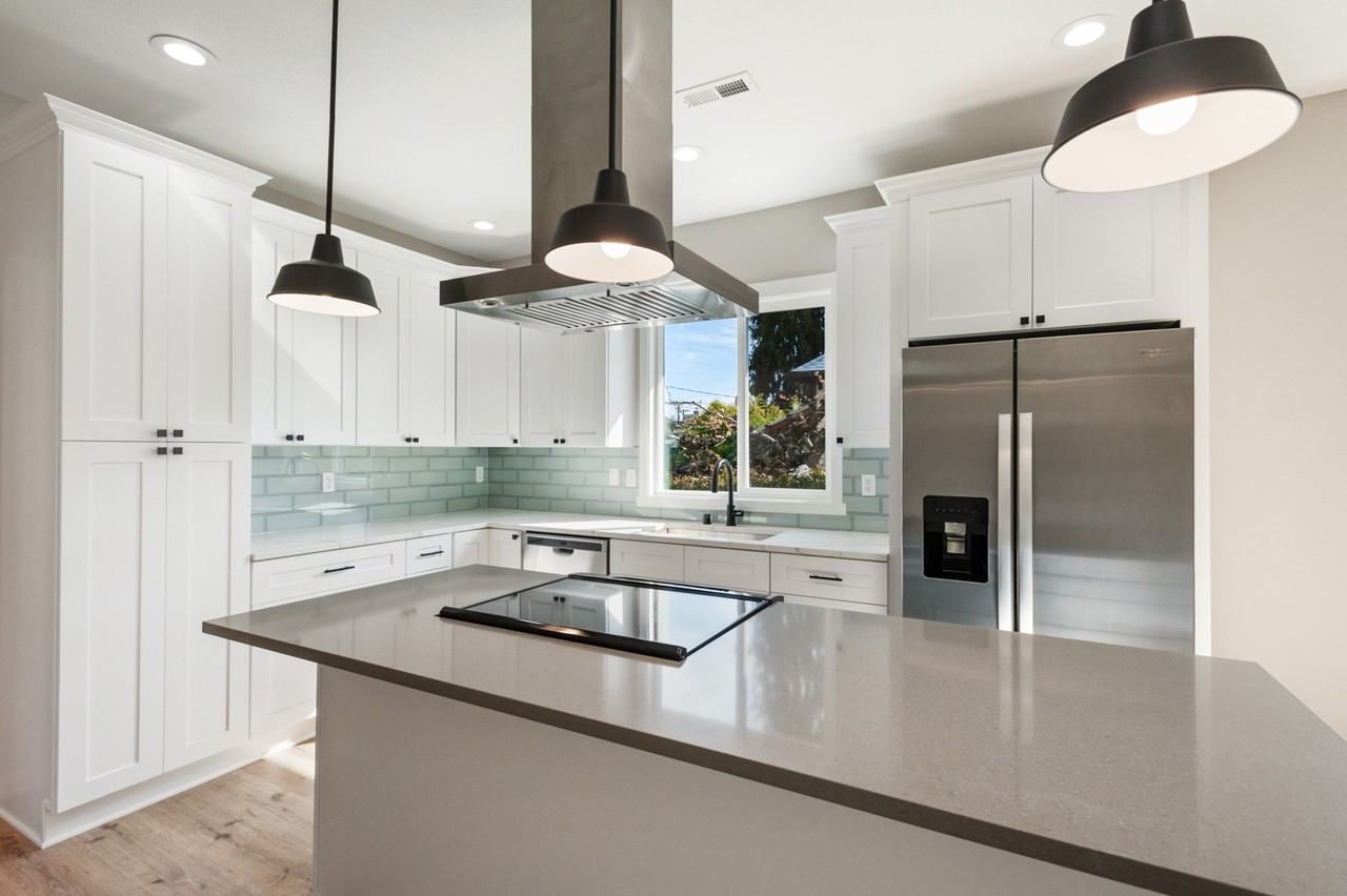 3230 S Ferdinand St - Photo 4 of 13