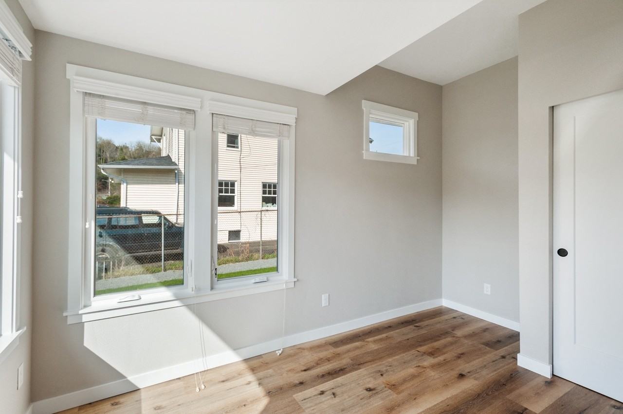 3230 S Ferdinand St - Photo 6 of 13