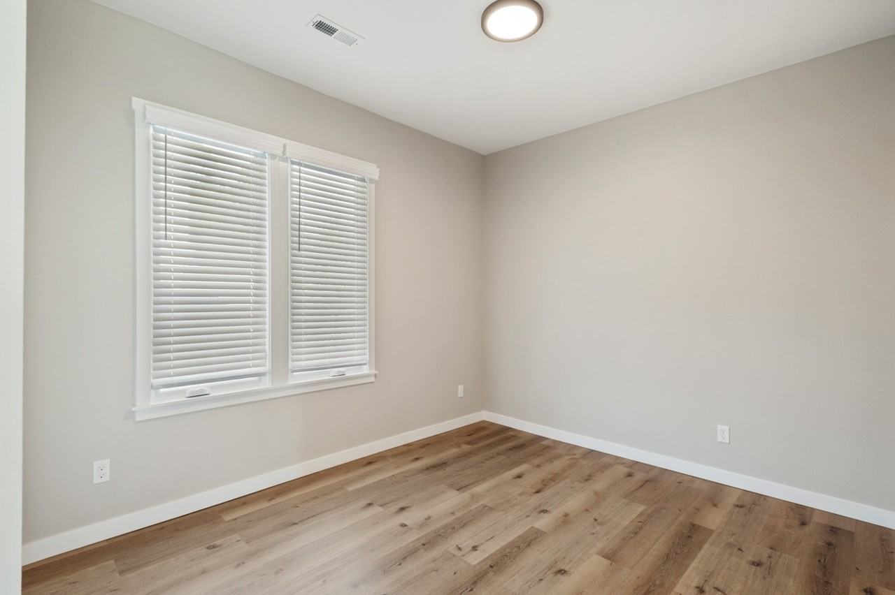 3230 S Ferdinand St - Photo 7 of 13