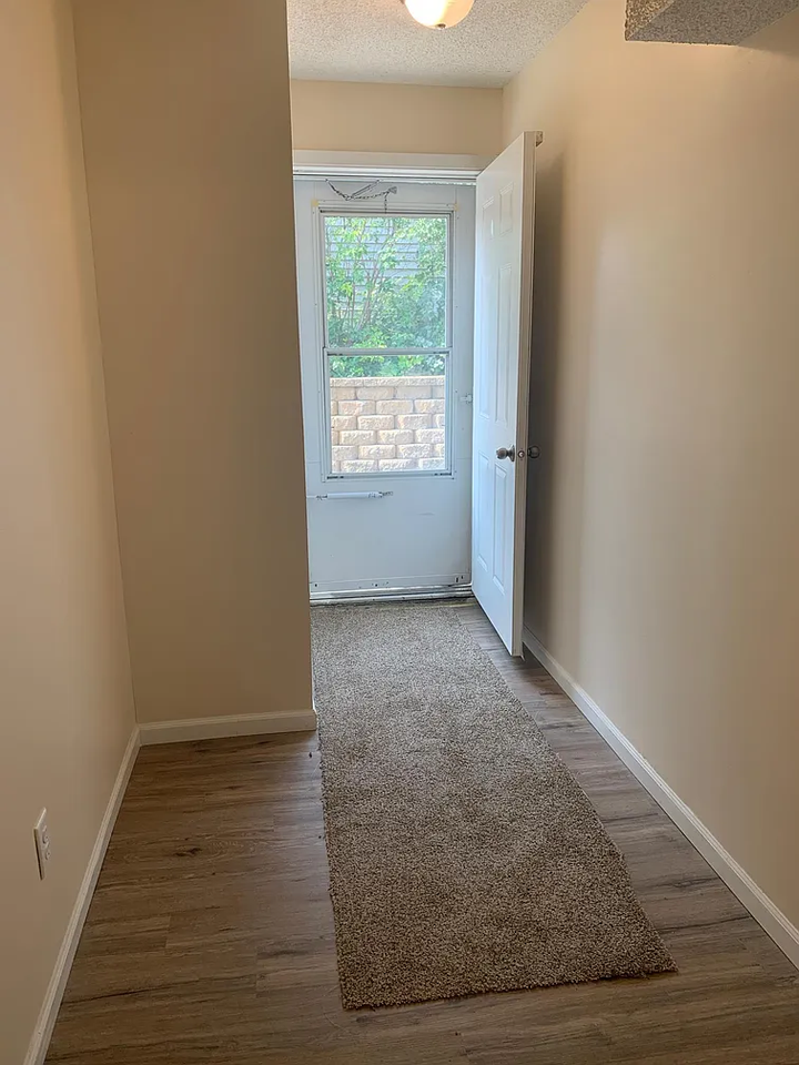 723 Conway St - Photo 2 of 16