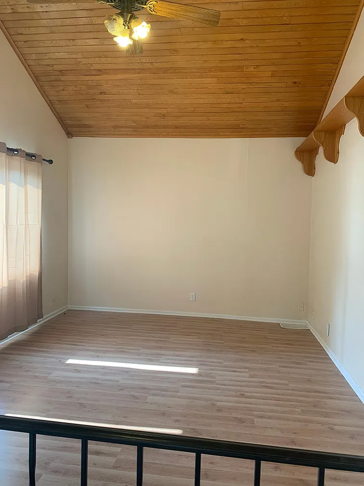 723 Conway St - Photo 4 of 16