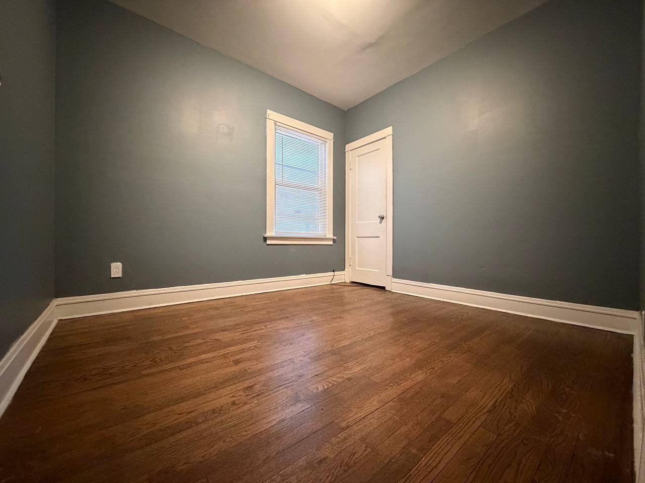 11246 S Indiana Ave - Photo 3 of 20