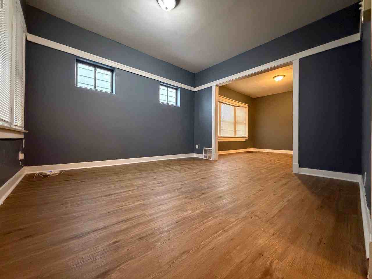 11246 S Indiana Ave - Photo 4 of 20