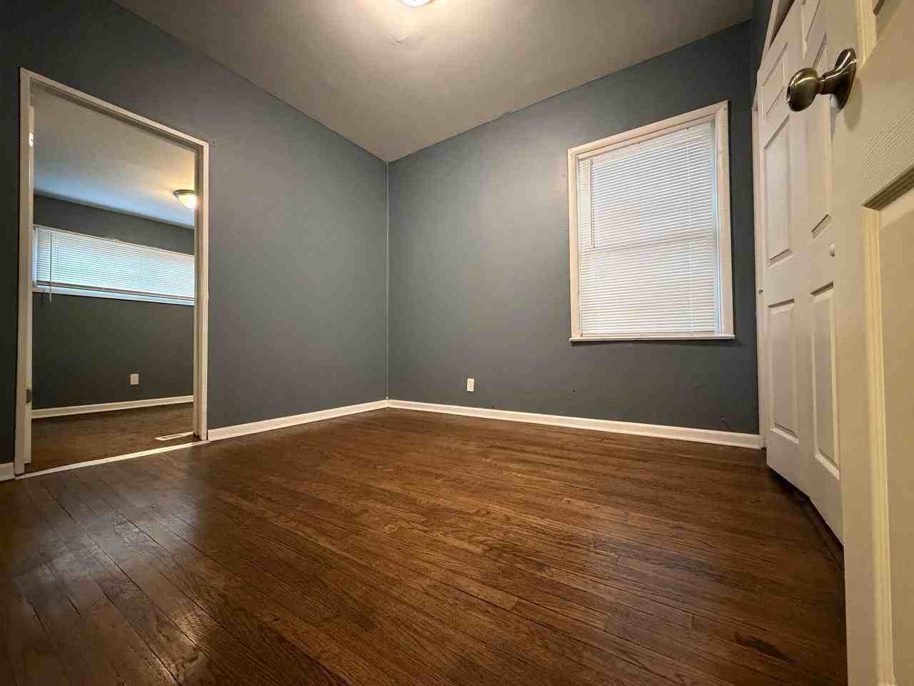 11246 S Indiana Ave - Photo 7 of 20