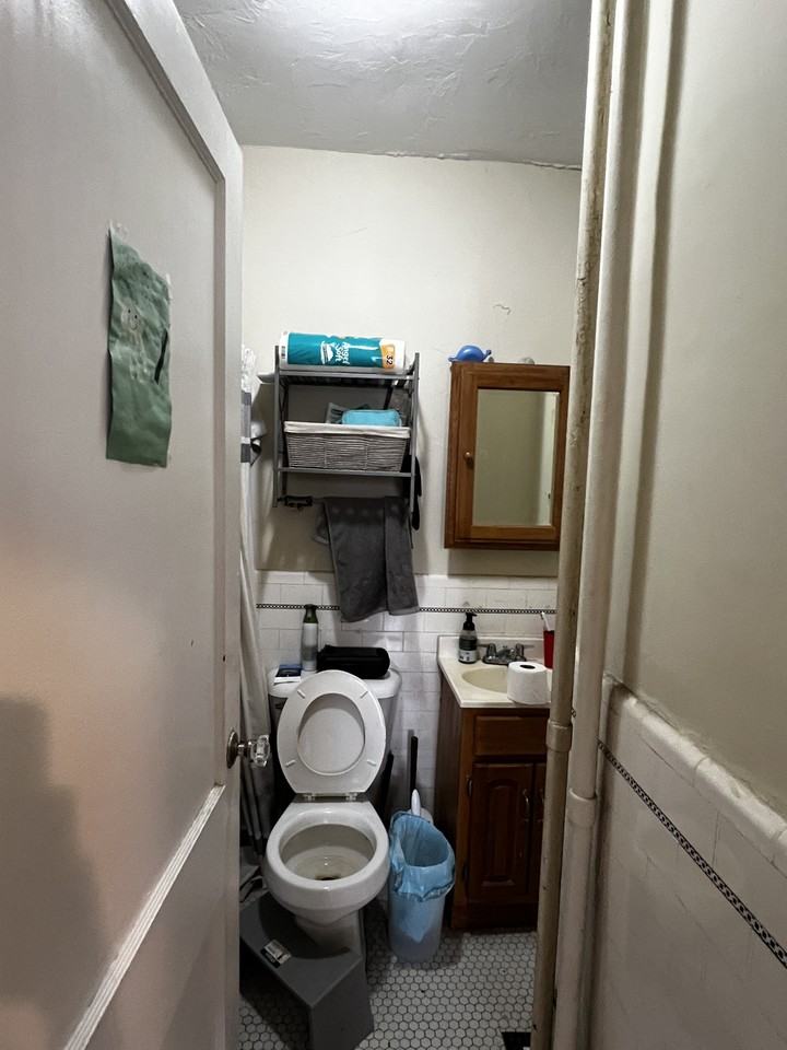 223 Essex St #37 - Photo 4 of 5