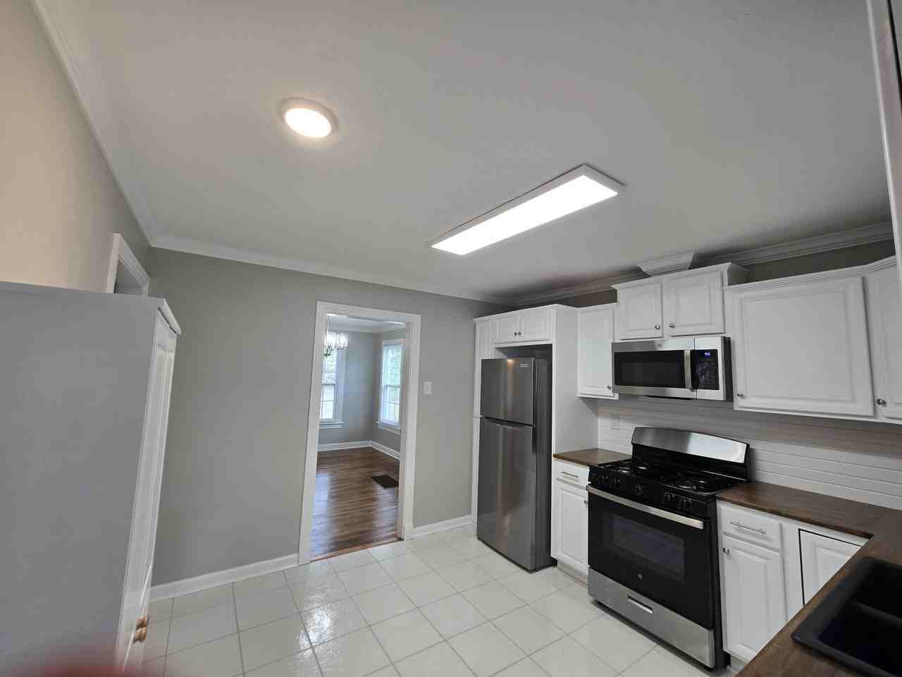 2801 Oak St - Photo 2 of 14