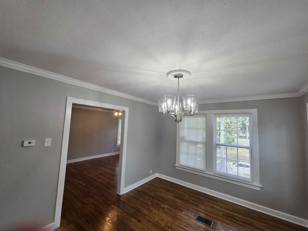 2801 Oak St - Photo 4 of 14