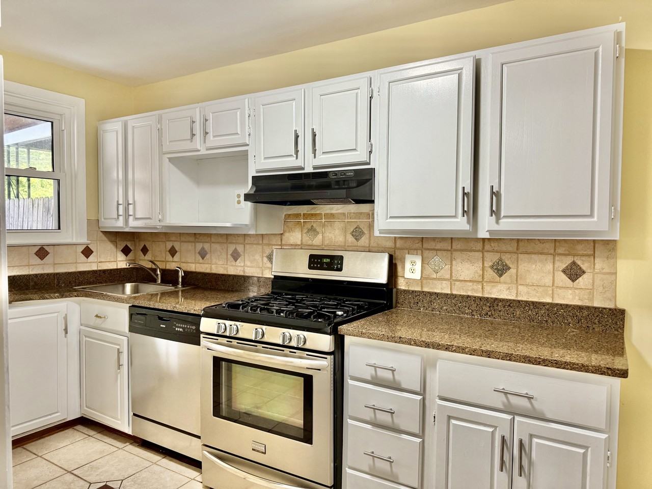 523 N Marlyn Ave - Photo 3 of 4