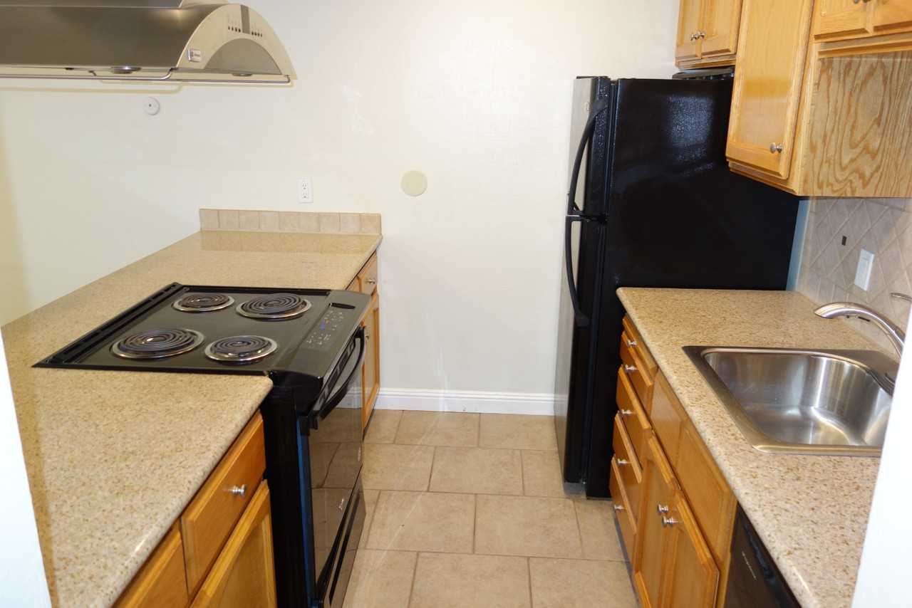 1208 Pierce St #6 - Photo 7 of 18