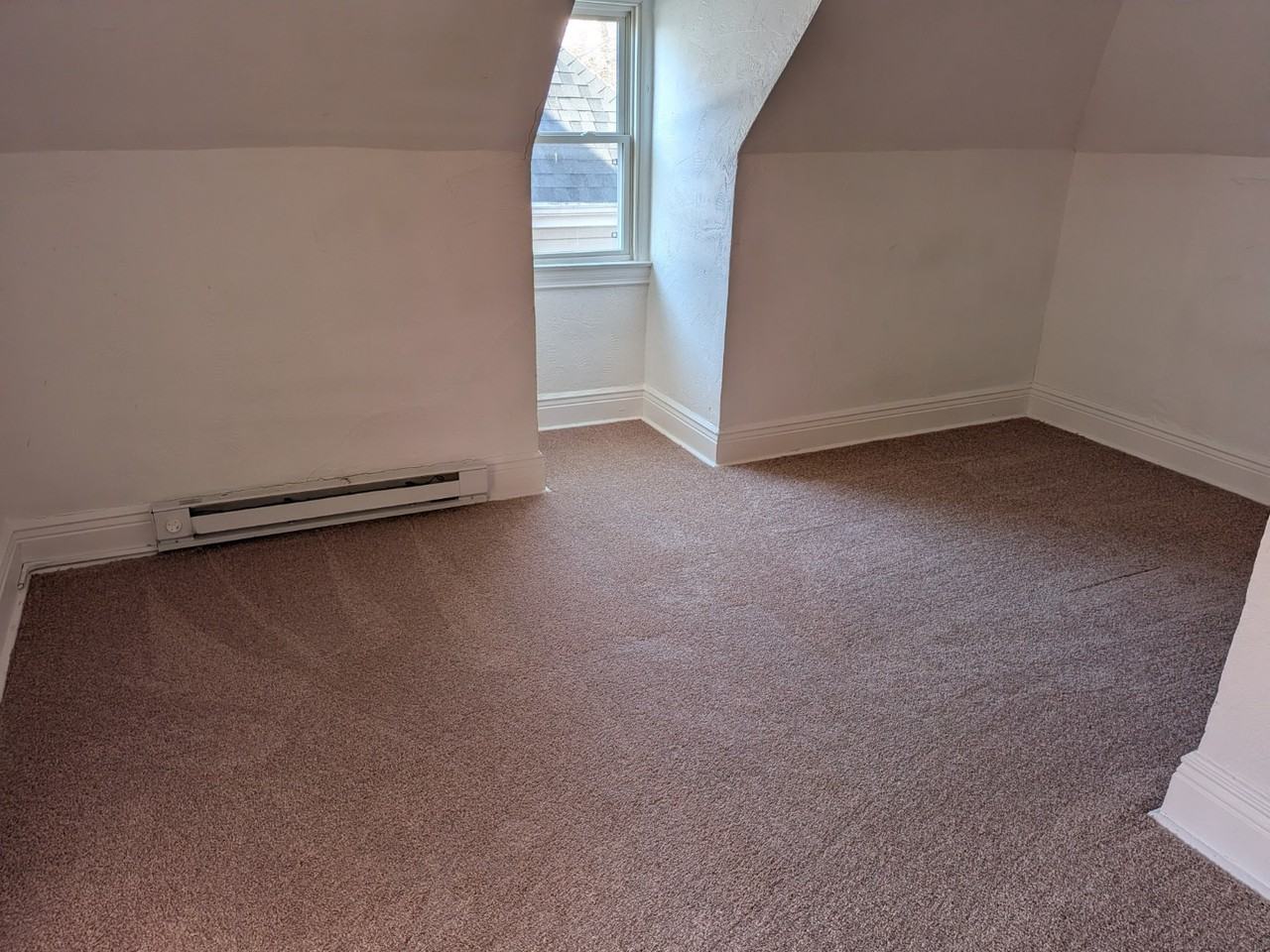 749 Florence Ave - Photo 6 of 7