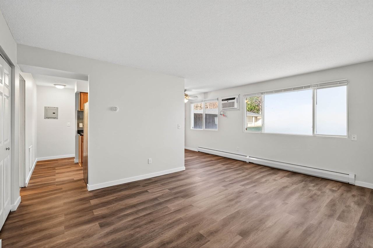 2720 Rosalyn Ct #103 - Photo 4 of 25