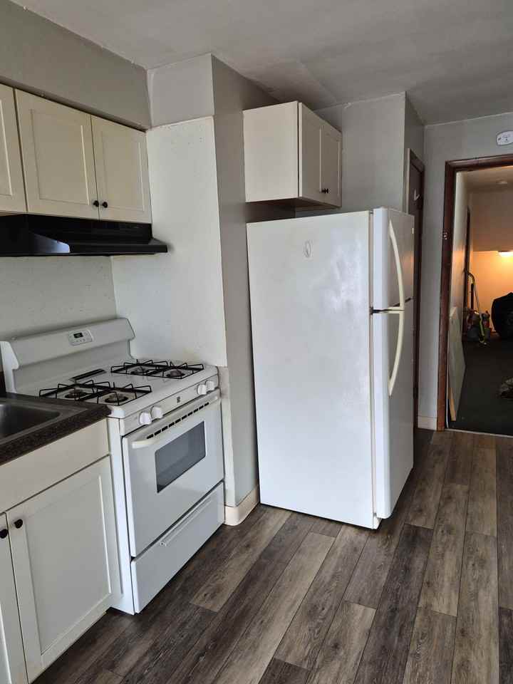 701 E 2nd Ave - Photo 3 of 12