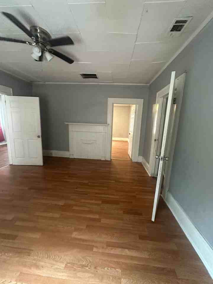 536 Heard Ave - Photo 7 of 9