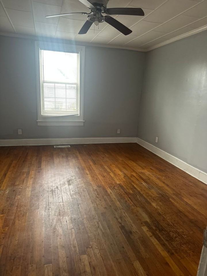 643 Heard Ave - Photo 5 of 17