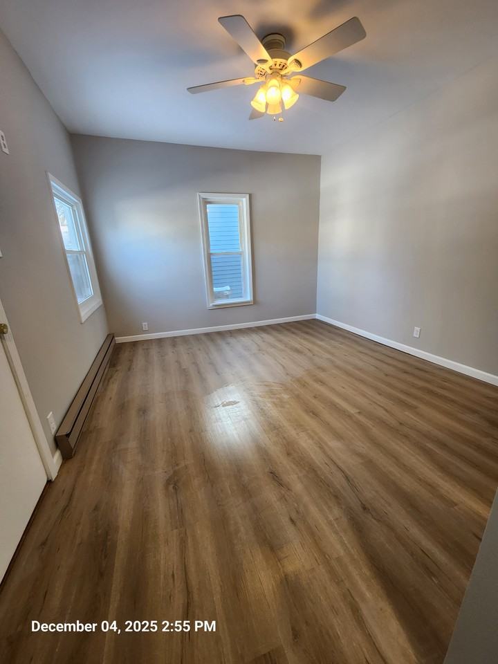 418 Girard Ave #C - Photo 2 of 8