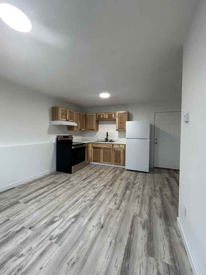 1710 Muldoon Cir #1 - Photo 2 of 2