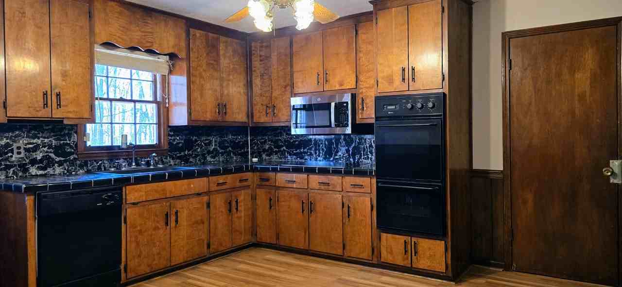 275 Johnson Ter - Photo 3 of 25