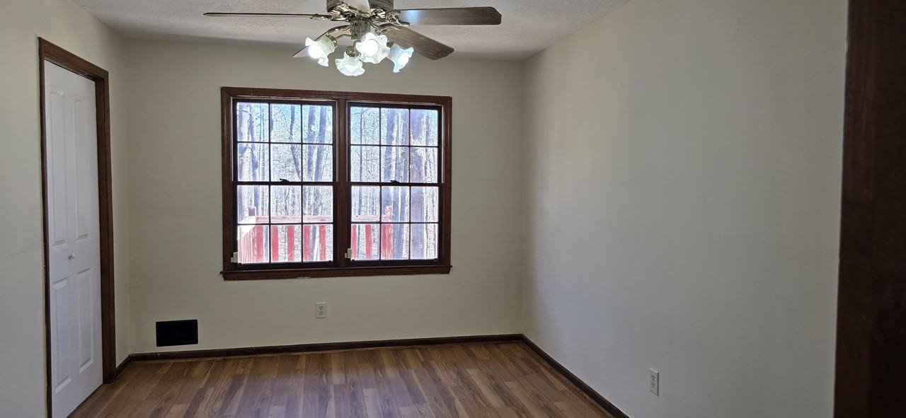 275 Johnson Ter - Photo 5 of 25