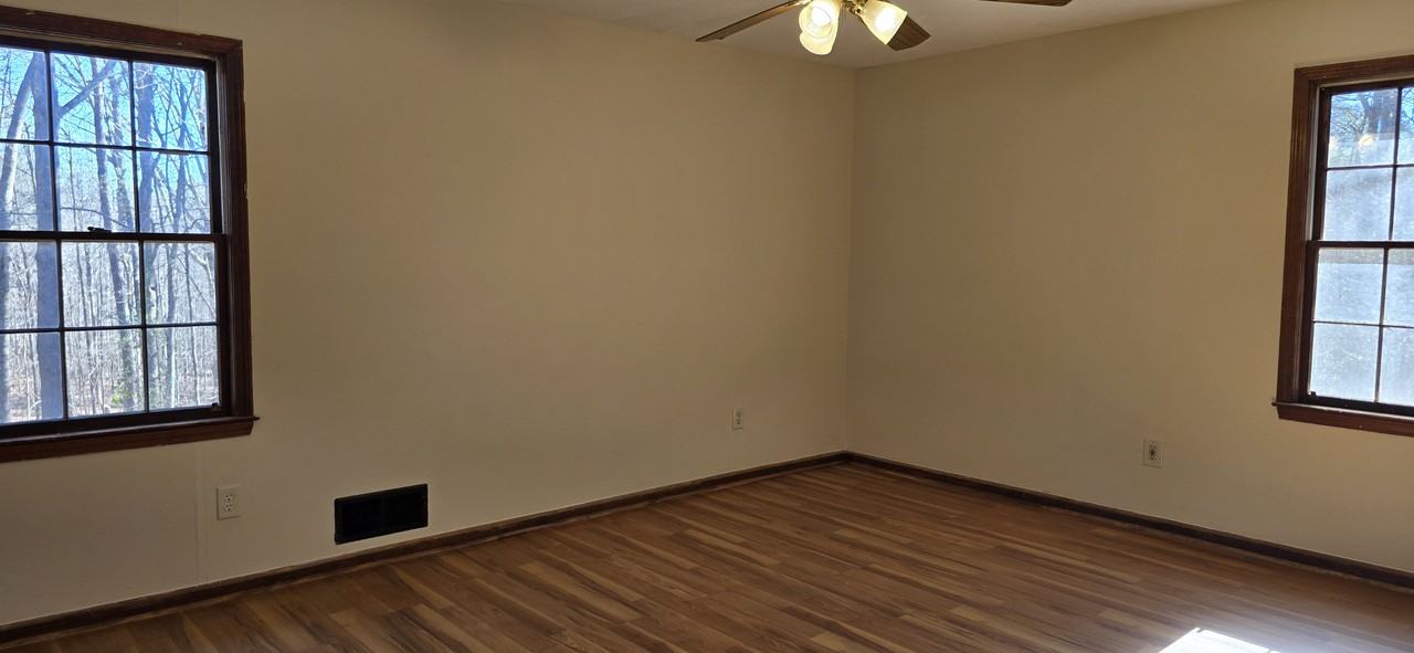 275 Johnson Ter - Photo 7 of 25