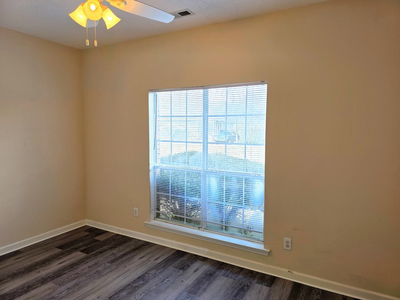 1012 Mcallister Dr - Photo 6 of 10