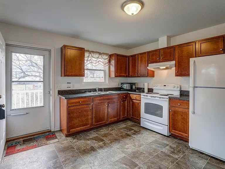 301 Carter Sells Rd - Photo 3 of 26