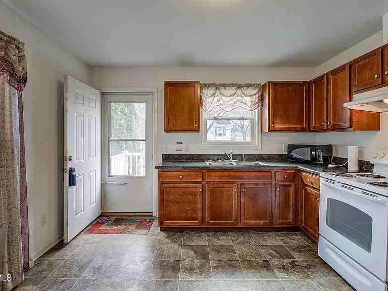 301 Carter Sells Rd - Photo 4 of 26