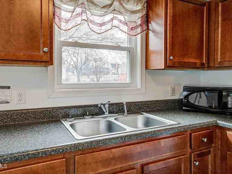 301 Carter Sells Rd - Photo 7 of 26