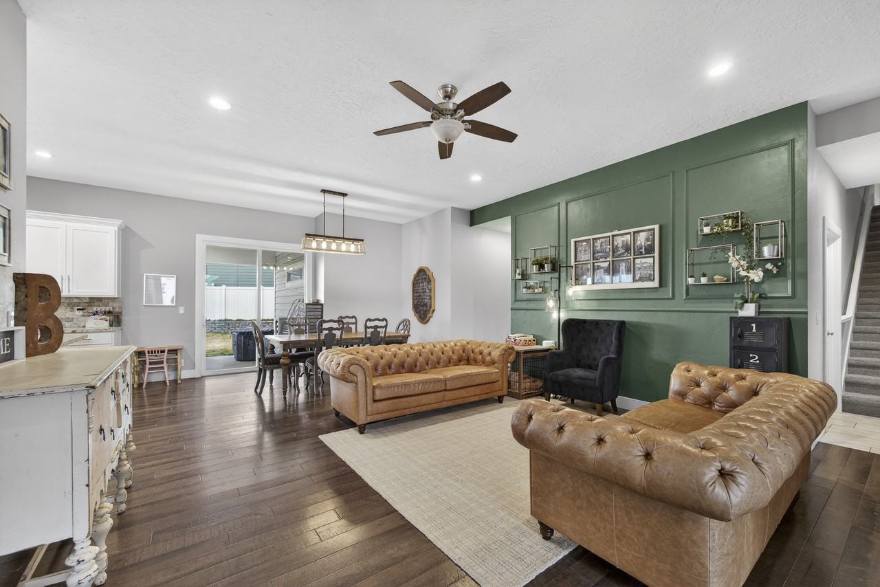 2110 S Herron Dr - Photo 3 of 31