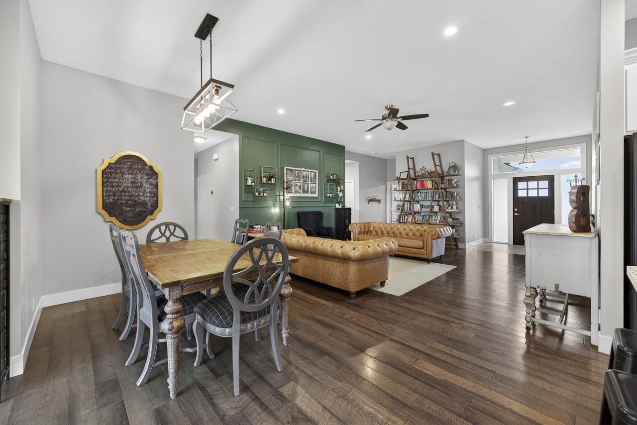 2110 S Herron Dr - Photo 5 of 31