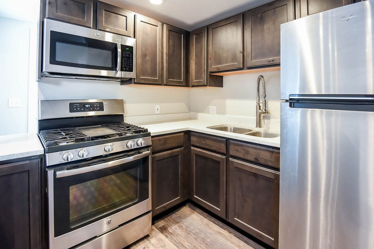 951 Washington St #B5 - Photo 3 of 18