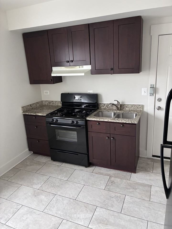 6222 S Claremont Ave #6226-2 - Photo 4 of 8