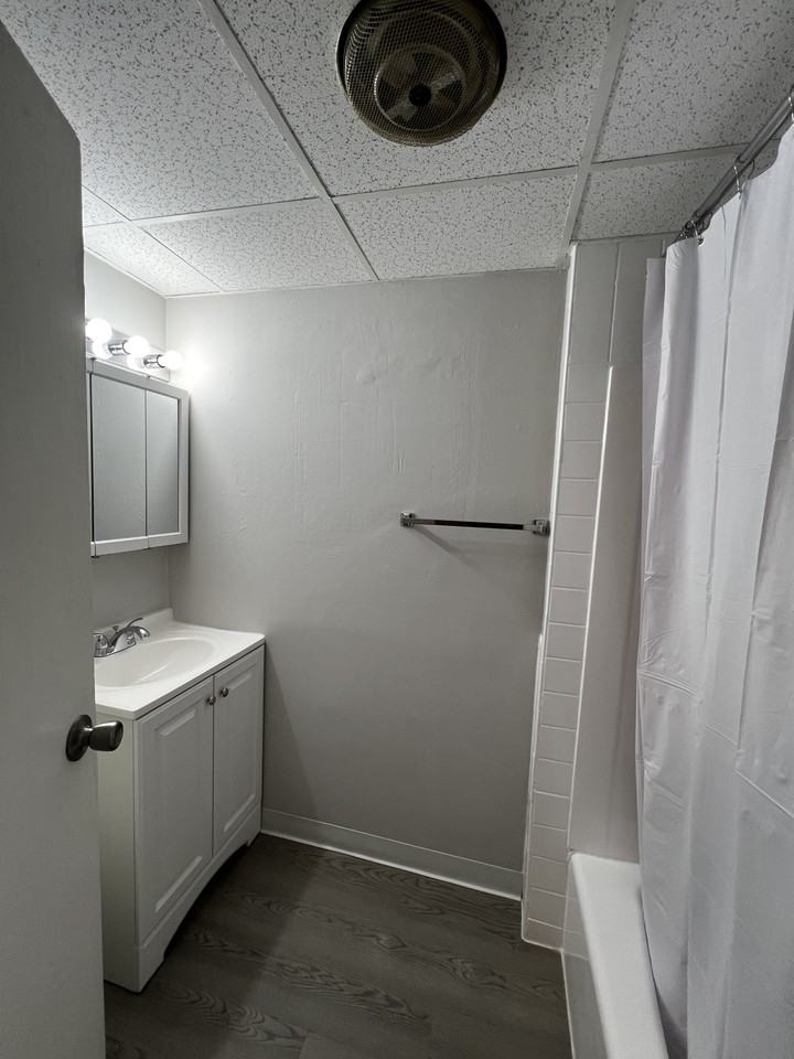 20 Post Office Ave #9 - Photo 5 of 8