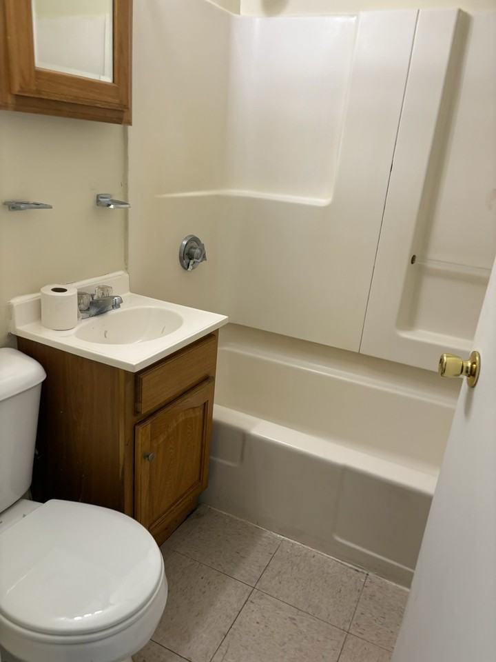 41 Fairmount Pl #4 - Photo 2 of 8