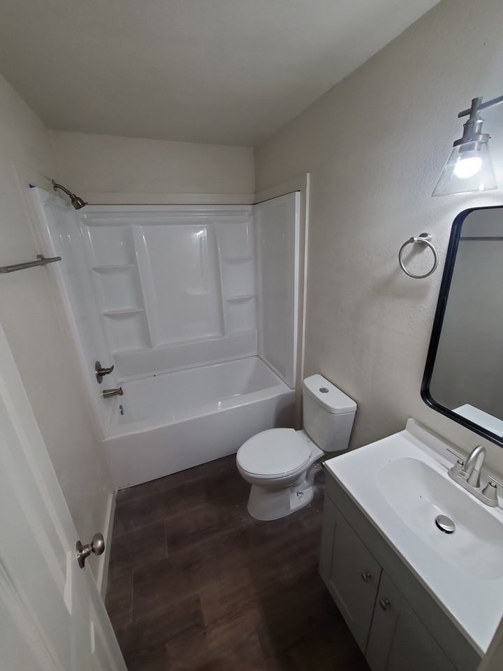 450 E Church St - Photo 4 of 4