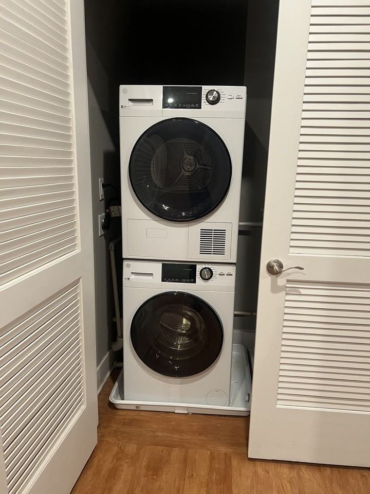 300 W Fayette Street - Photo 2 of 10