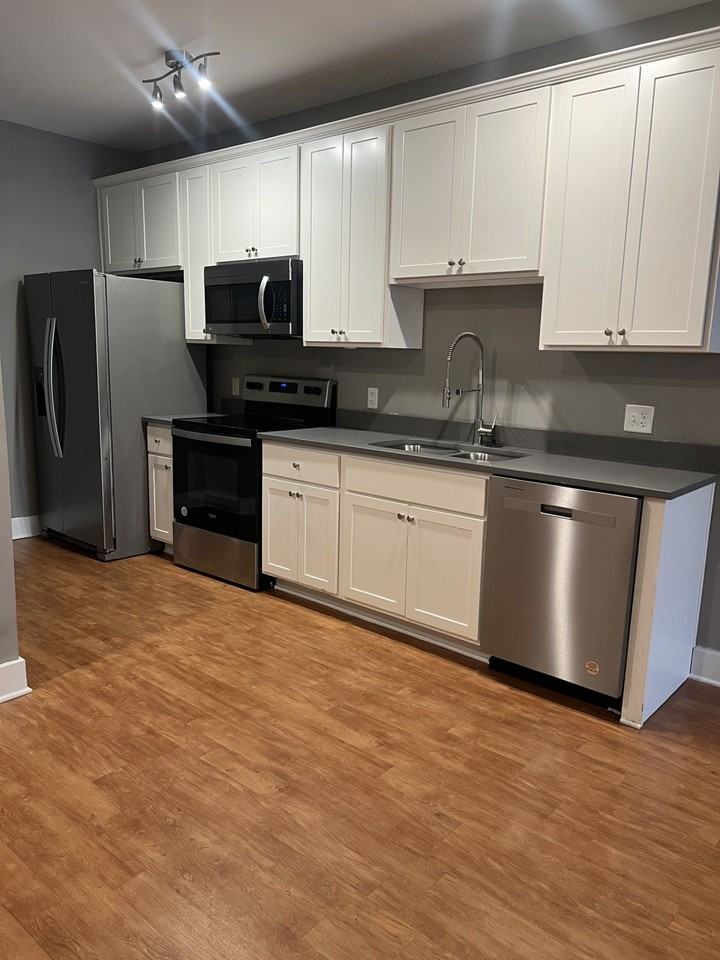 300 W Fayette Street - Photo 3 of 10