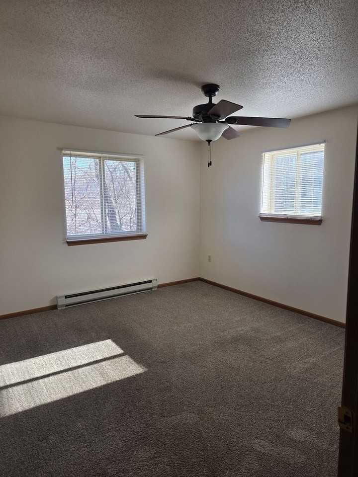 17036 - Photo 3 of 3