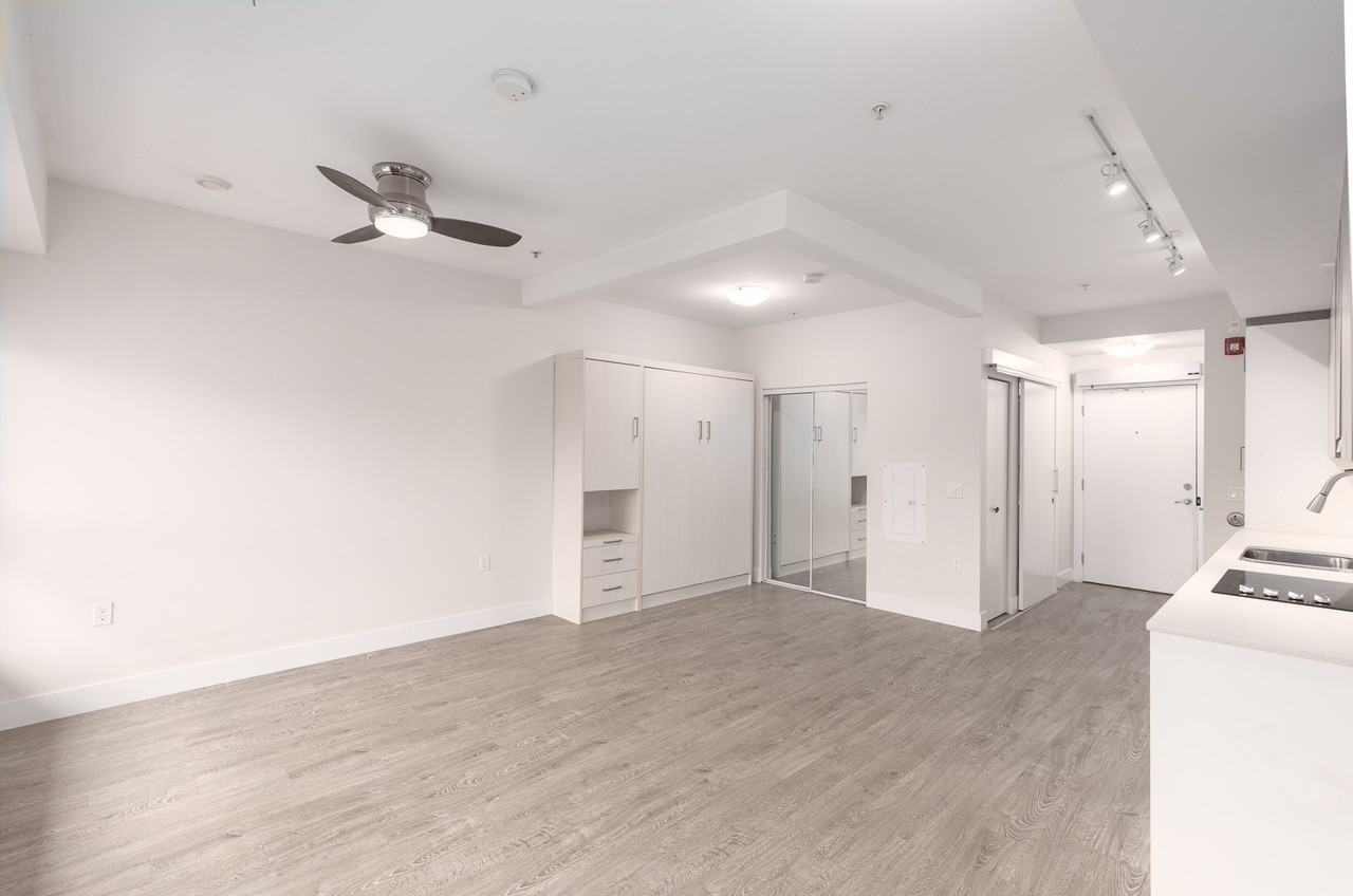 809 Fourth Ave - Photo 5 of 34