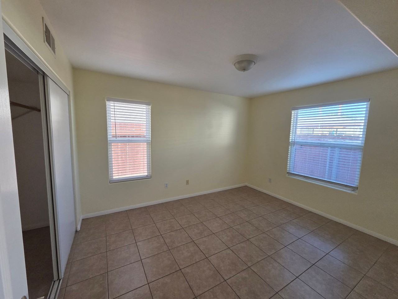 240 Elkwood Ave - Photo 7 of 15