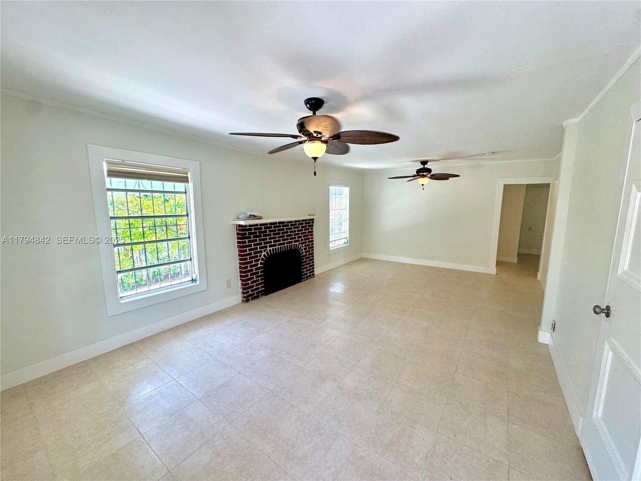 869 Southwest 4th Avenue - Photo 3 of 10