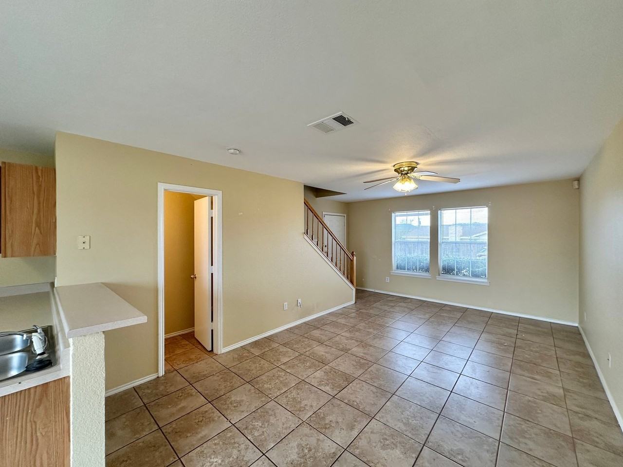 5910 Greengate Drive - Photo 5 of 40