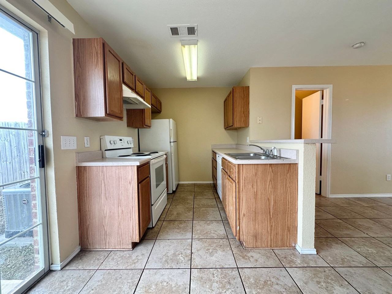 5910 Greengate Drive - Photo 6 of 40