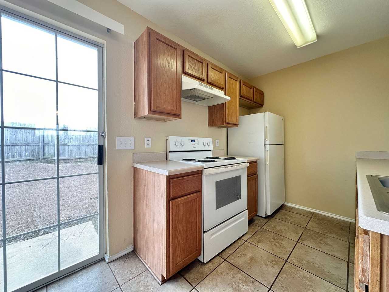 5910 Greengate Drive - Photo 7 of 40